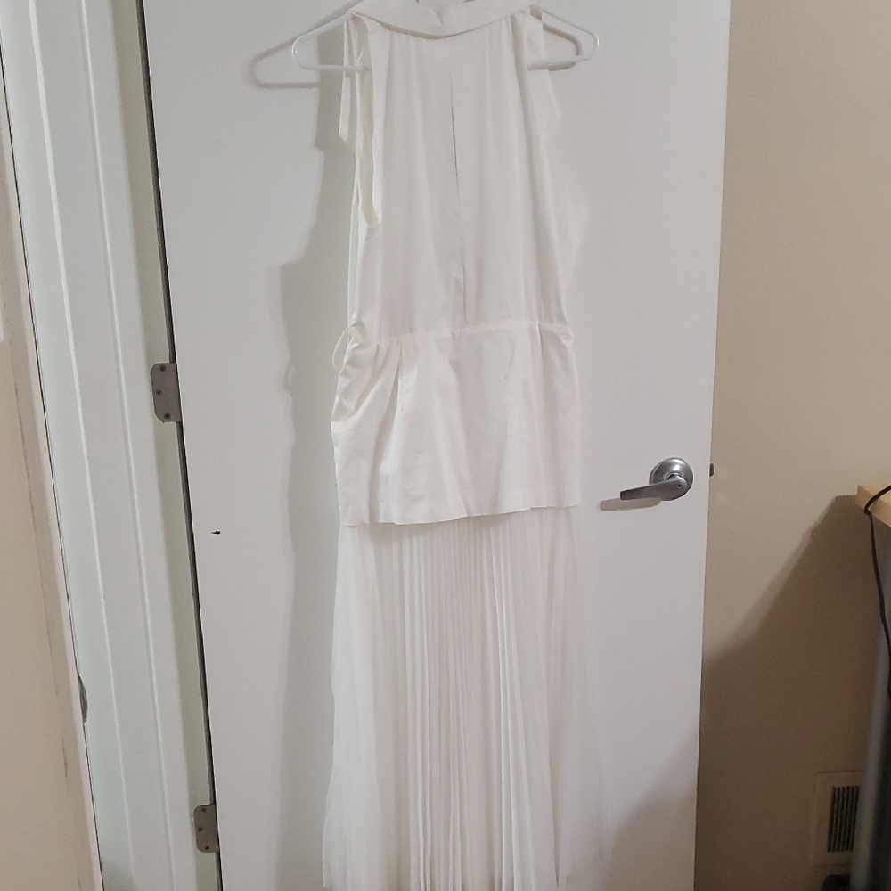 White Sleeveless Dress - Picture 4 of 5